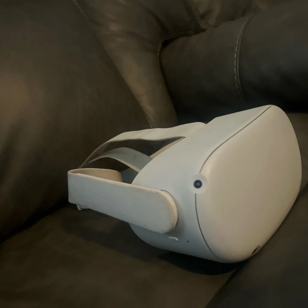 Standalone VR Headset with Controllers - White